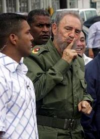 Fidel kissy face
