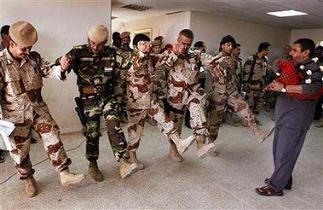 Iraqi soldiers love voting