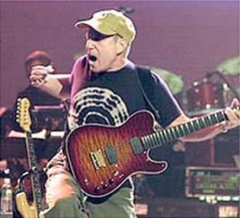 Paul Simon rocks out