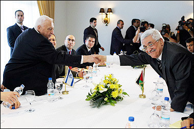 Palestine and Israel shake hands