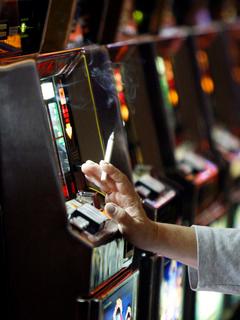Smoking at the slot machines